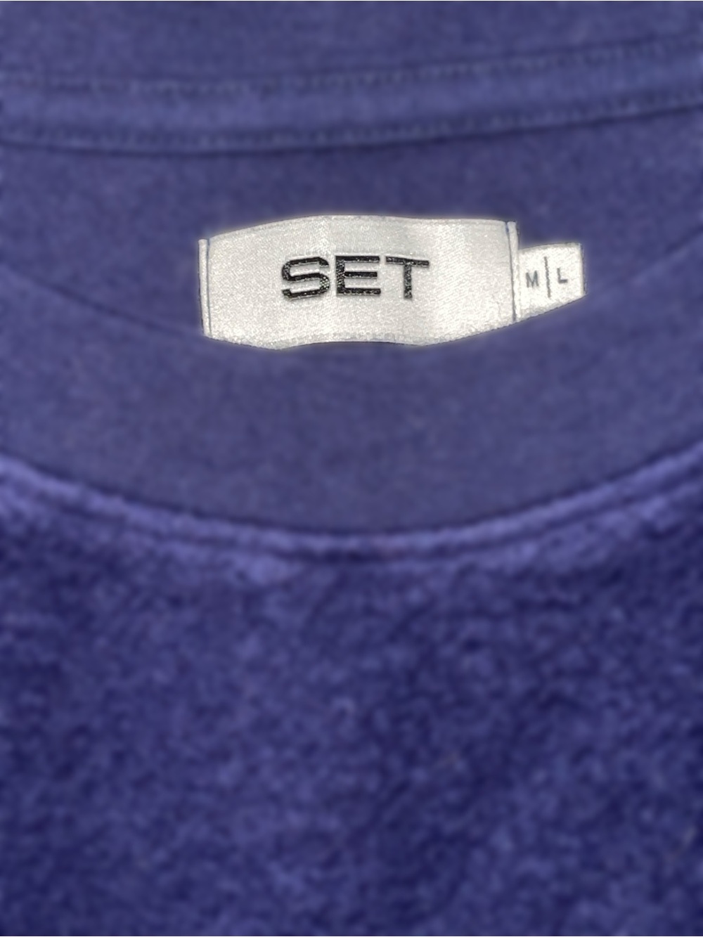 Set Active Midweight Reverse Set
Crewneck - Picture 2 of 5